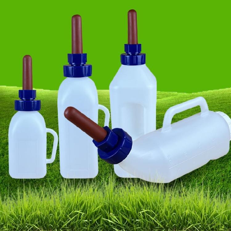 Large Capacity Calf Milk Bottle Feeder Feeding Bottle With Ergonomic Handle Leakproof Long Spout for Farm Animal Nursing