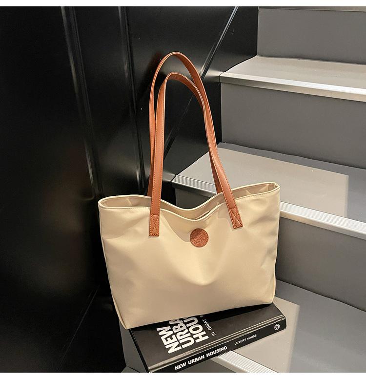 2025 High-End Luxury Women s Shoulder Bag – Stylish, Versatile Handbag with Zipper 39x11x25 cm