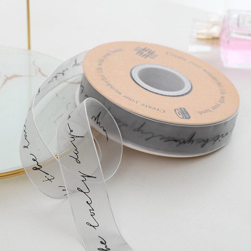 

Подарочная коробка для торта с цветами своими руками из пряжи и лент