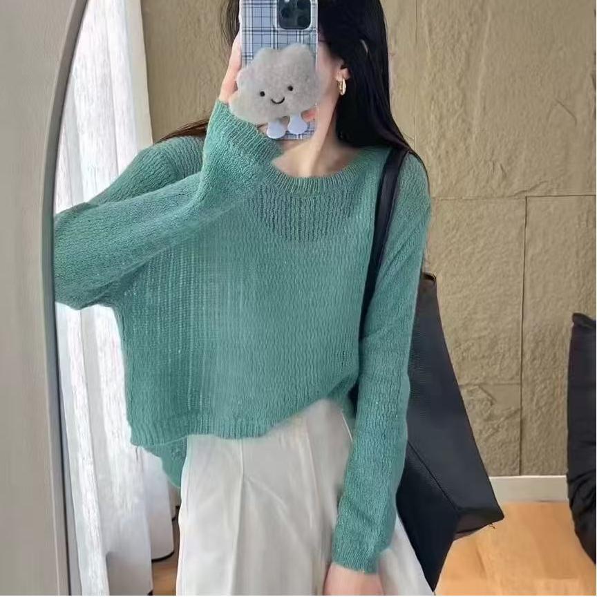 Design Sense Back Button Thin Long-sleeved Sweater Women's Spring and Autumn Short Back Long High-end Knitted Sweater Women