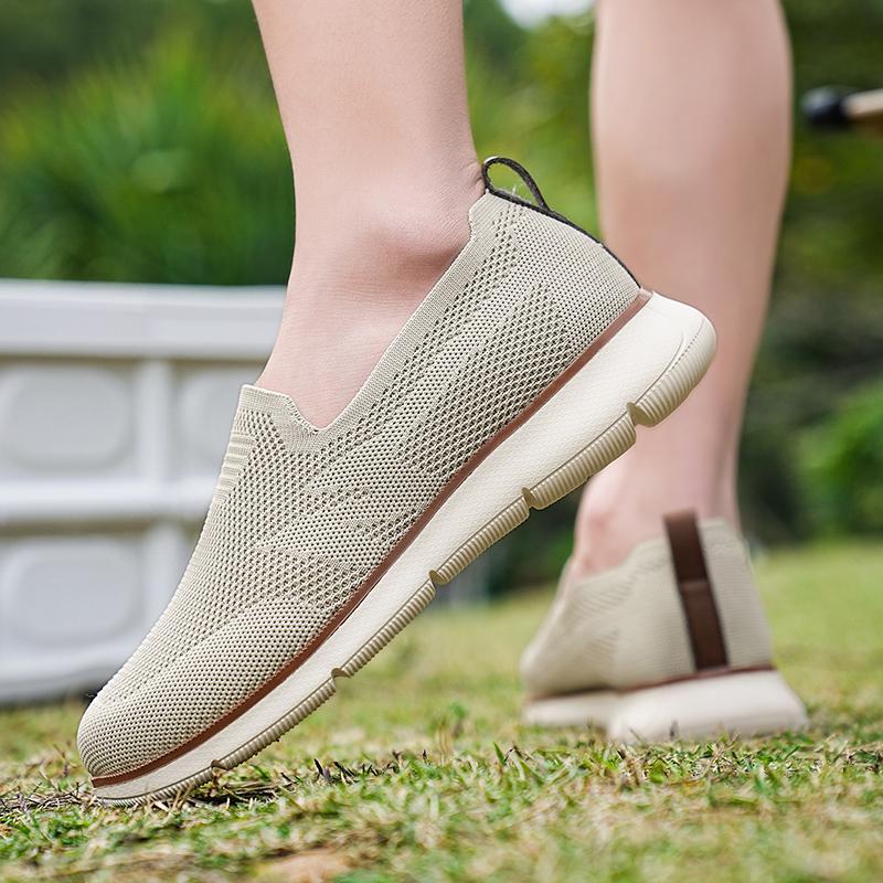 Breathable Mesh Men's Loafers Retro Style Slip-ons Men Anti-slip Casual Sports Shoes Elastic Walking Shoes Big Size