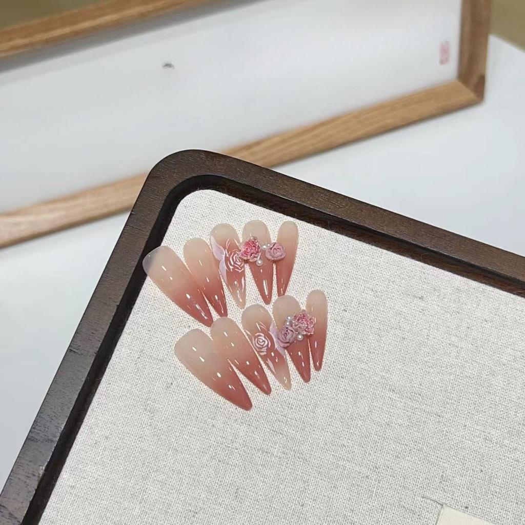Wearing Armor Handmade High-end Atmosphere Hand-painted Roses Gradient French Manicure Finished Product Detachable Fake Nail Sheets