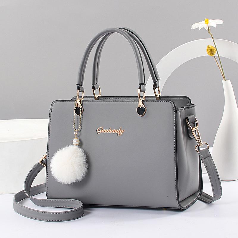 Four Seasons Fashionable Crossbody Single Shoulder Bag for Women - Versatile and Stylish Handbag for Trendy, Mature Style.