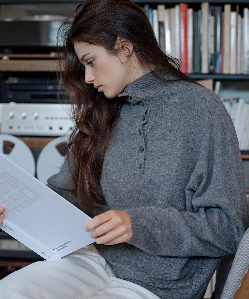 AAU High-Neck Button-Up Knit_Melange Grey