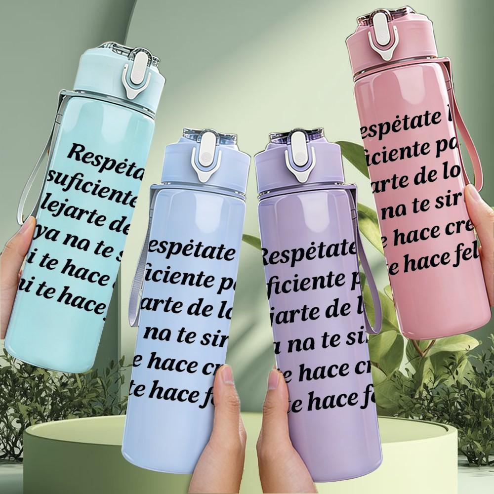 1PC Spanish Quote Text Art 750ml Color Plastic Sports Water Bottle Leakproof Flip Straw Lid Suitable for Sports Office Home Use