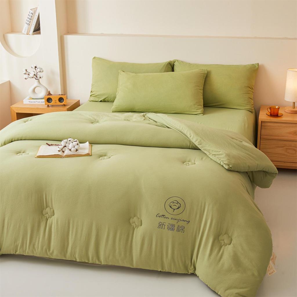Premium Xinjiang Cotton Quilt: Thickened, All-Season Warmth for Double Bed.
