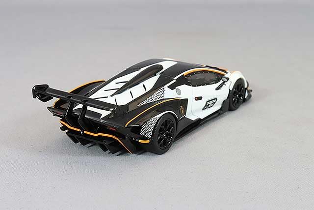 HUNG HING TOYS 1/64 Lamborghini Essenza SCV12 (BIANCO SIDERALE)