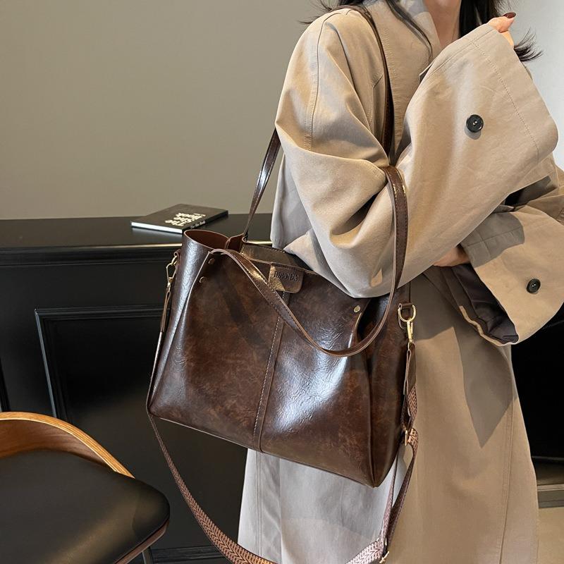 Bag women's new autumn and winter commuting niche armpit large capacity retro fashion tote bag shoulder bag