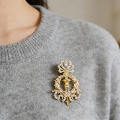 Sparkling Rhinestones Scepter Brooch Vintage Design Unisex Fashion Accessory for Casual Wear Gifts Alloy Badge