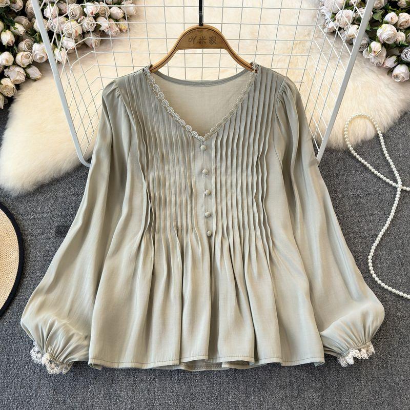 

French Style Retro Pleated V Neck Puff Sleeve Shirt Female 2024 Autumn New Arrival Ruffles Slim Looking Belly-Covering Coat Khaki All yards