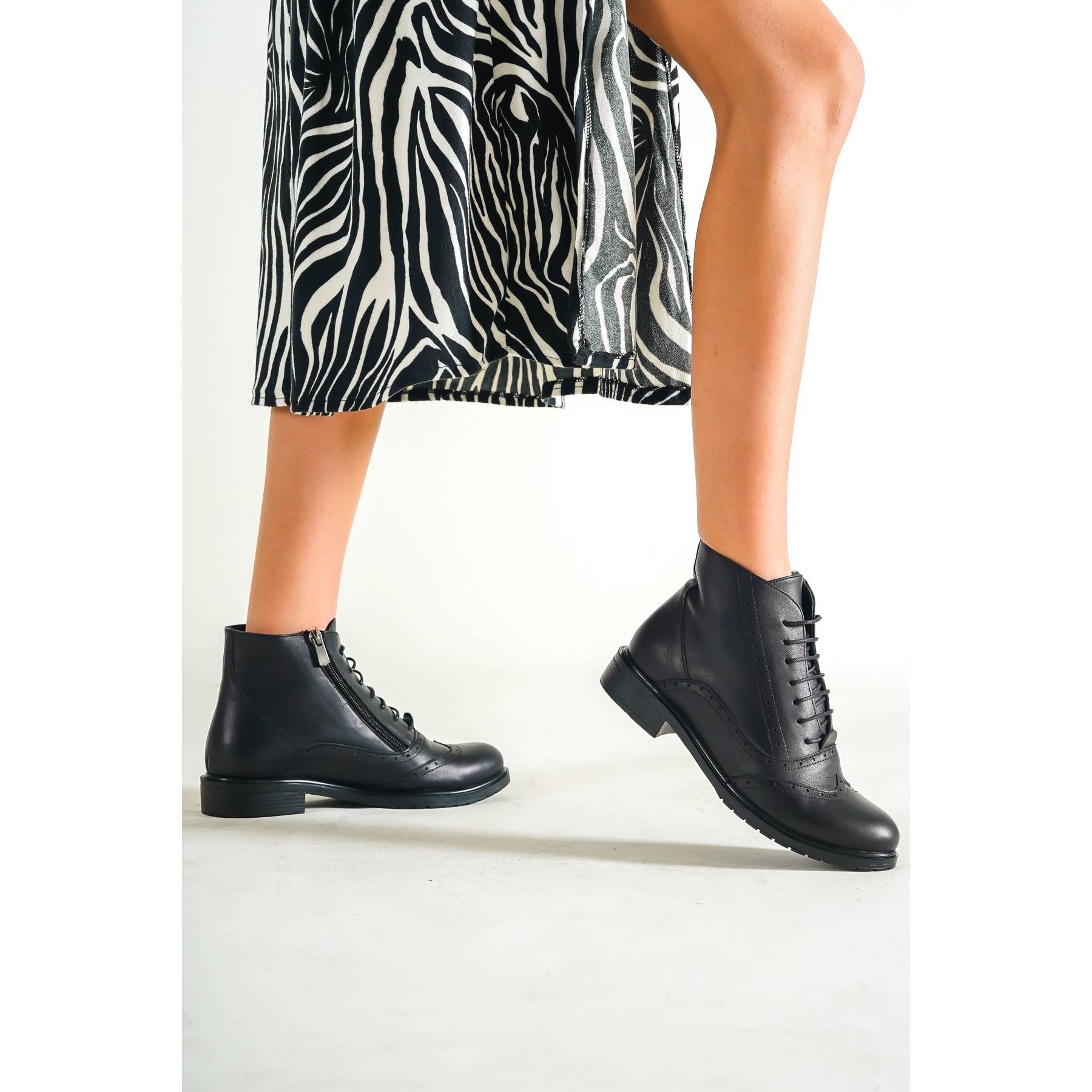 

Женская мода Натуральная кожа Черные кожаные сапоги Повседневная обувь