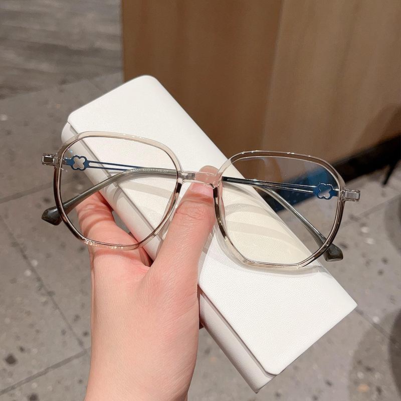 Feminine Glasses with A Polygonal Frame TR90 Can Be Equipped with A Degree.