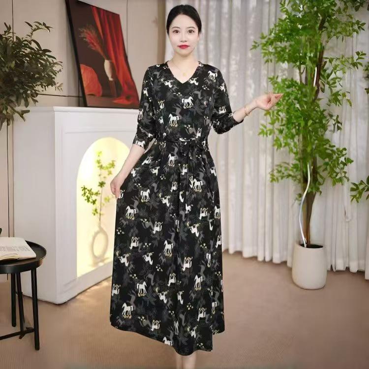 2026 Mid-Length Floral Bodycon Dress - Slimming & Fashionable Style 5XL (150-165 jin)