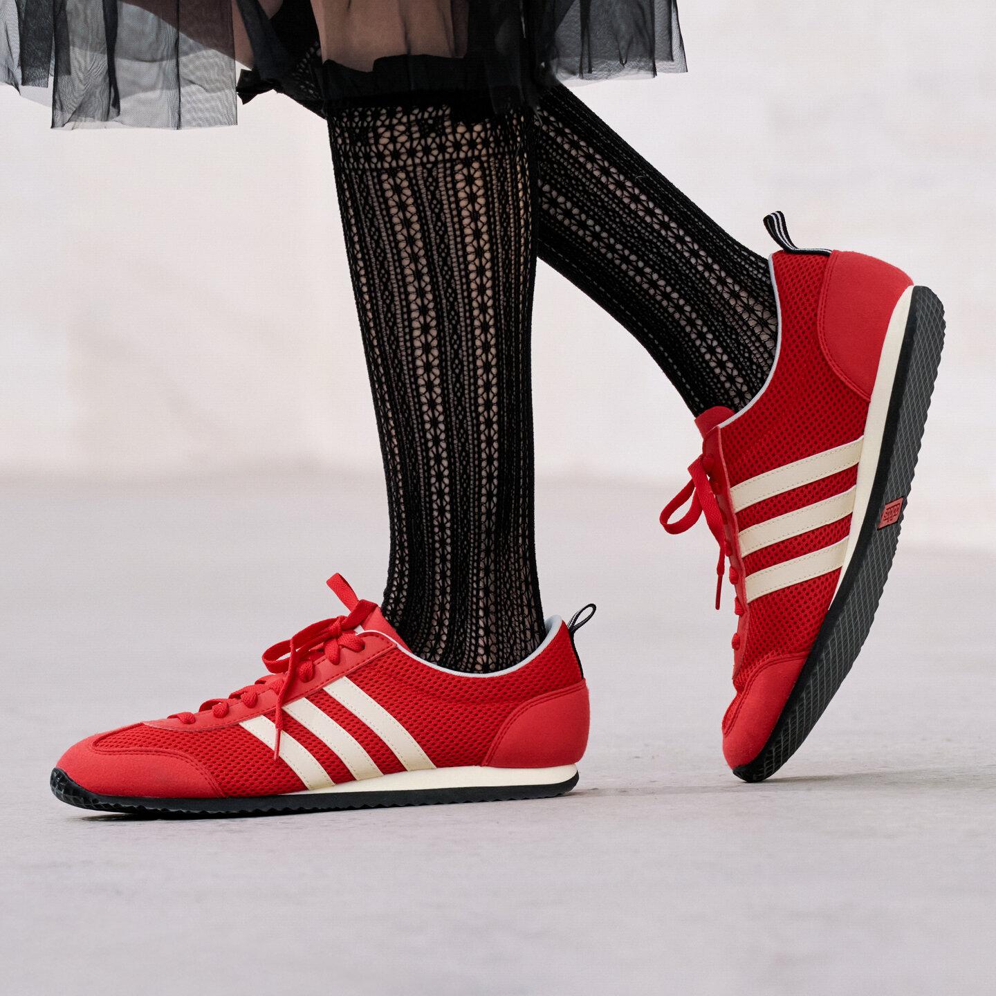 Adidas VS JOG 2.0 Lightweight German Army Trainers Unisex Red 35.5