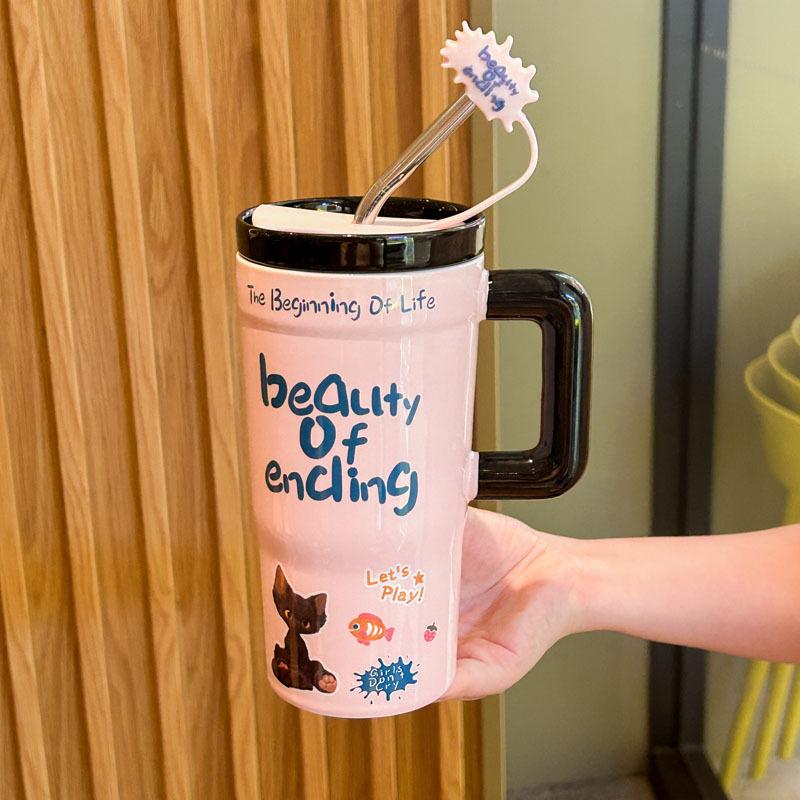 

Cute large-capacity straw water cup, women s high-value ceramic mug, birthday gift for girlfriends, practical souvenir 601-700ml