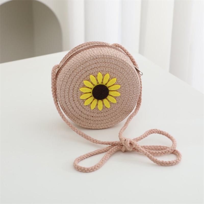 Children's Straw Woven Crossbody Bag - Small Girl's Phone and Coin Purse for Summer Outings and Seaside Trips