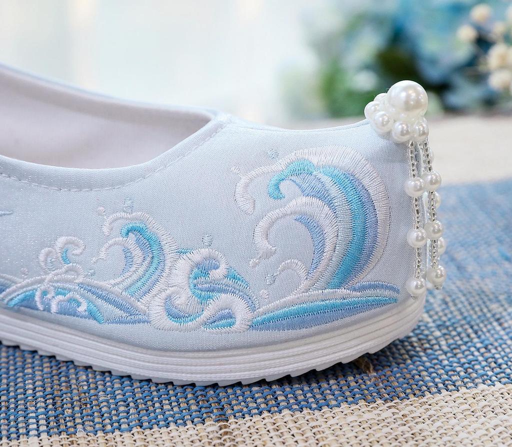 Women's Hai Lang Hanfu Shoes: Pointed Toe, Pearl Embellished, Height Boost, Ming Dynasty Inspired