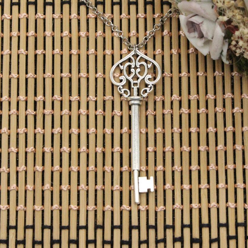 New Fashion Necklace Vintage Skeleton Key 69mm Silver Color Pendants Short Long Women Men Colar Gift Jewelry Choker