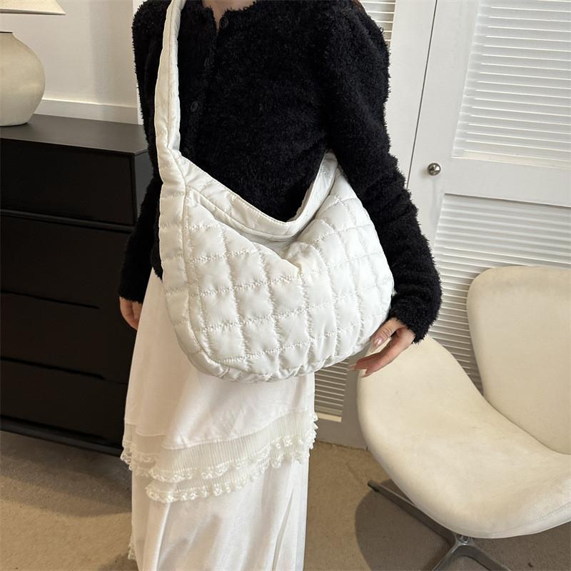 Simple And Stylish Large Capacity Tote Bag For Women 2023 Winter New Korean Version Casual Lightweight Shoulder Bag