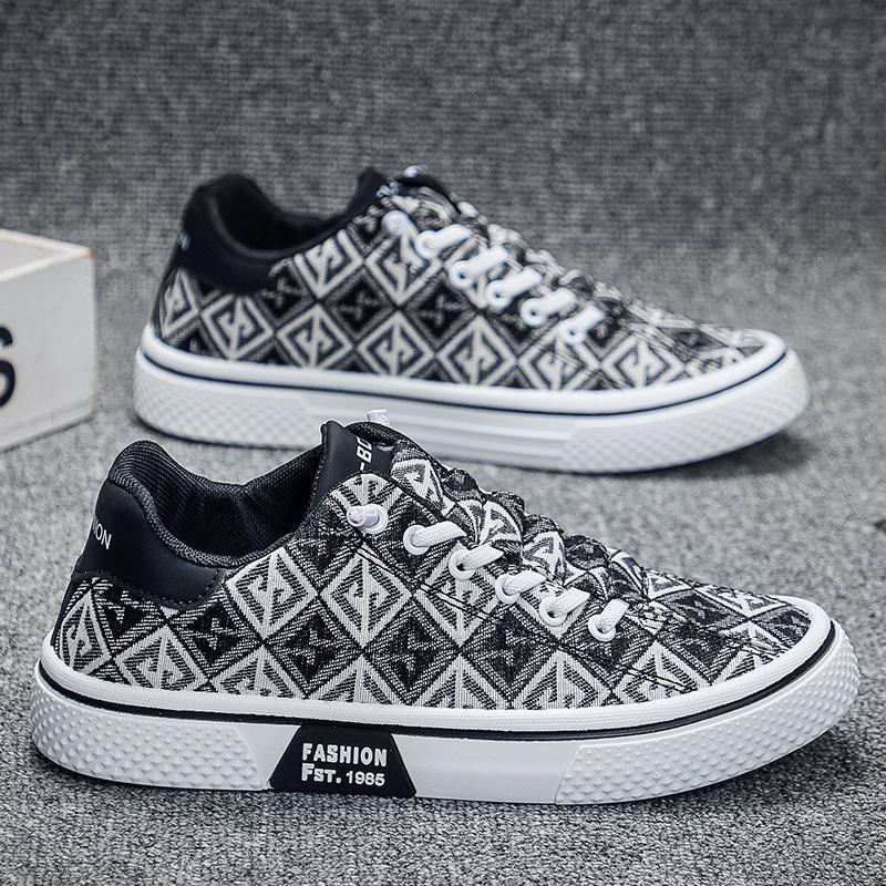 Popular Men's Shoes 2025 Summer New Board Shoes Men's Retro Printing Fashionable Breathable and Comfortable Board Shoes Soft-soled Casual Shoes