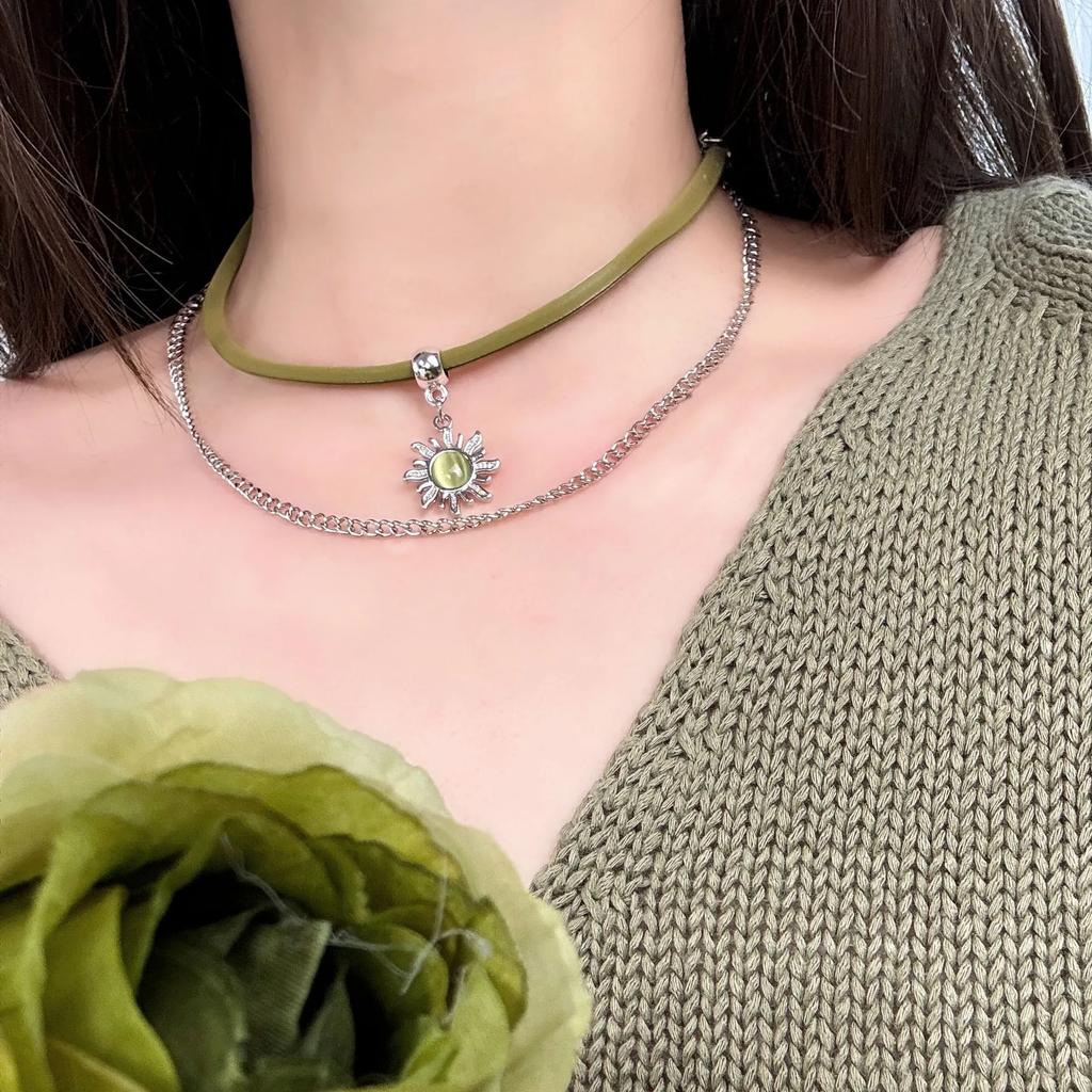 Fashion Sun Star Zircon Necklace For Women Vintage Leather Choker Necklace Double Layered Star Pendant Jewelry Adjustable Chain