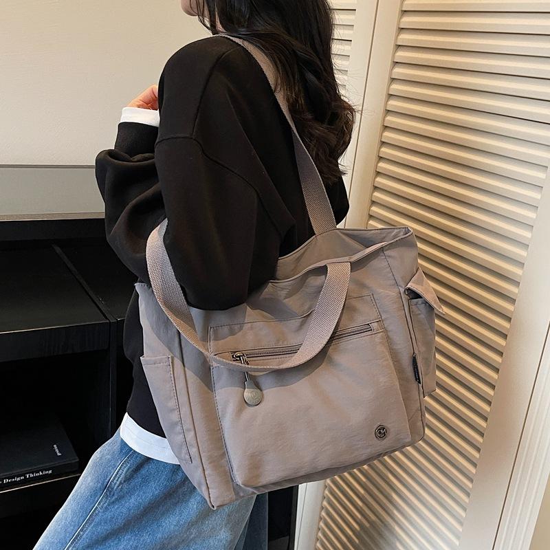 2025 new lazy style versatile literary class shoulder bag large capacity minimalist solid color casual commuting handbag