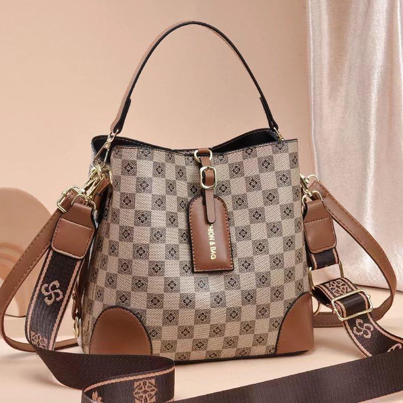Hot-selling New Exquisite Women's Bags, Plaid Bucket Bags, Large-capacity Shoulder Bags, Messenger Bags.