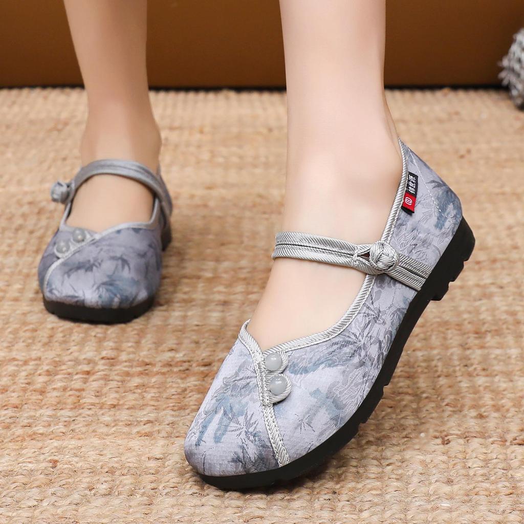 Women's Ethnic Style Soft Sole Embroidered Hanfu Shoes