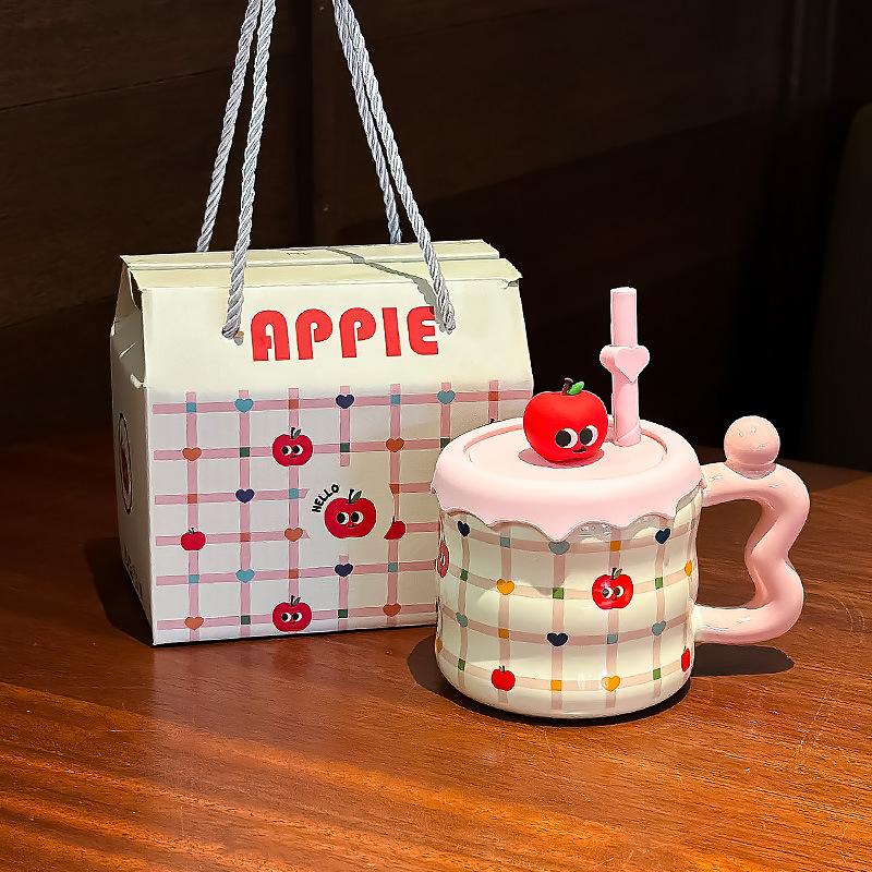 

Милая керамическая кружка Apple с крышкой, высококачественная парная кружка, для девушки, для дома, для офиса, с силиконовой соломинкой, стакан для воды 380ML