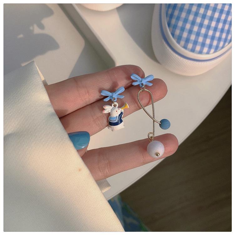 

Ретро Милые Асимметричные Клипсы в Виде Кроличьих Ушек 2024 - Модный Дизайн для Женщин Без Проколотых Ушей