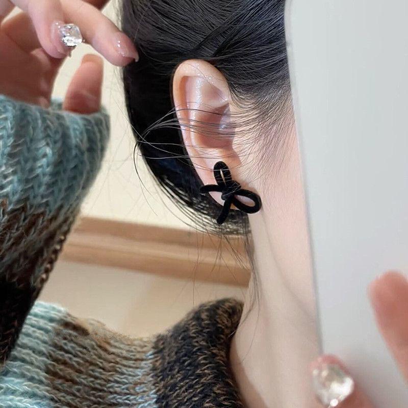 Retro Flocked Black Bow Stud Earrings - Sweet and Versatile with a Simple, Elegant Design