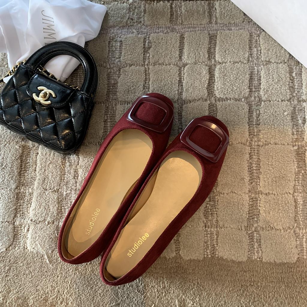 Lan Cabinet temperament square buckle shallow mouth suede commuting versatile flat-soled single shoes women's 2025 autumn new Mary Jane shoes
