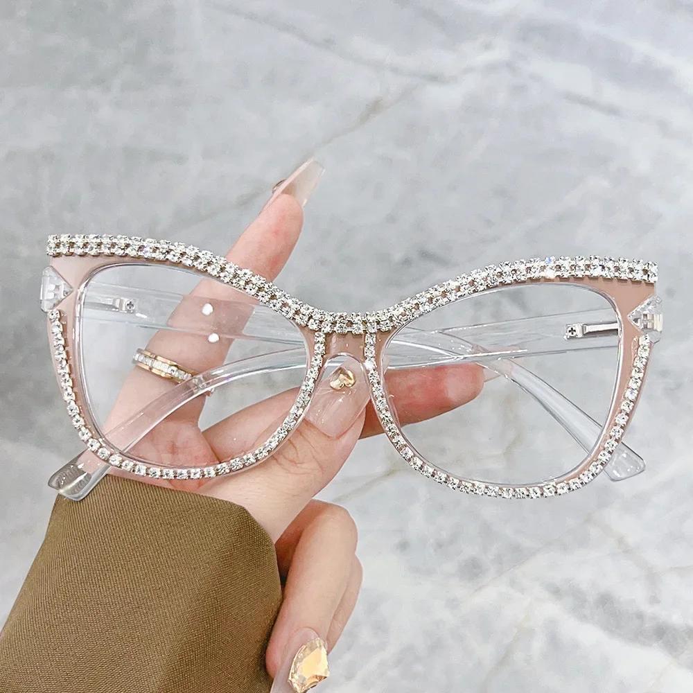 Women's Latest Retro Cat-eye Large Frame Reading Eyewear Diamond Inlaid Presbyopia Eyewear Oversized Anti-blue Light Eyewear