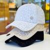 Damen Mode Verstellbare Baseballkappe Frühling Sommer Herbst M Runde Logo Kappe Stil Für Alle Jahreszeiten Für Männer Und All-Match Trendig Für Den Alltag