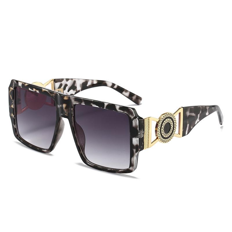 Fashion Retro Luxury Leopard Gradient Square Women Sunglasses  Golden Frame Hollow Design Trend Casual Men Sun Glasses Uv400