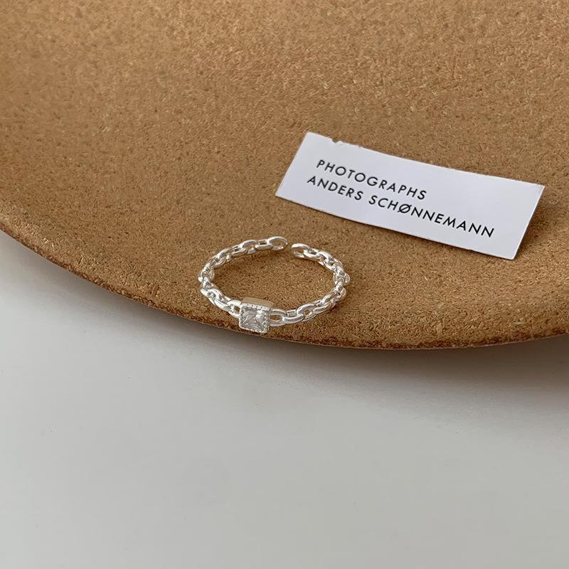 Elegant Heart Shaped Silver Plated Ring For Women Minimalist Twisted Design Jewelry