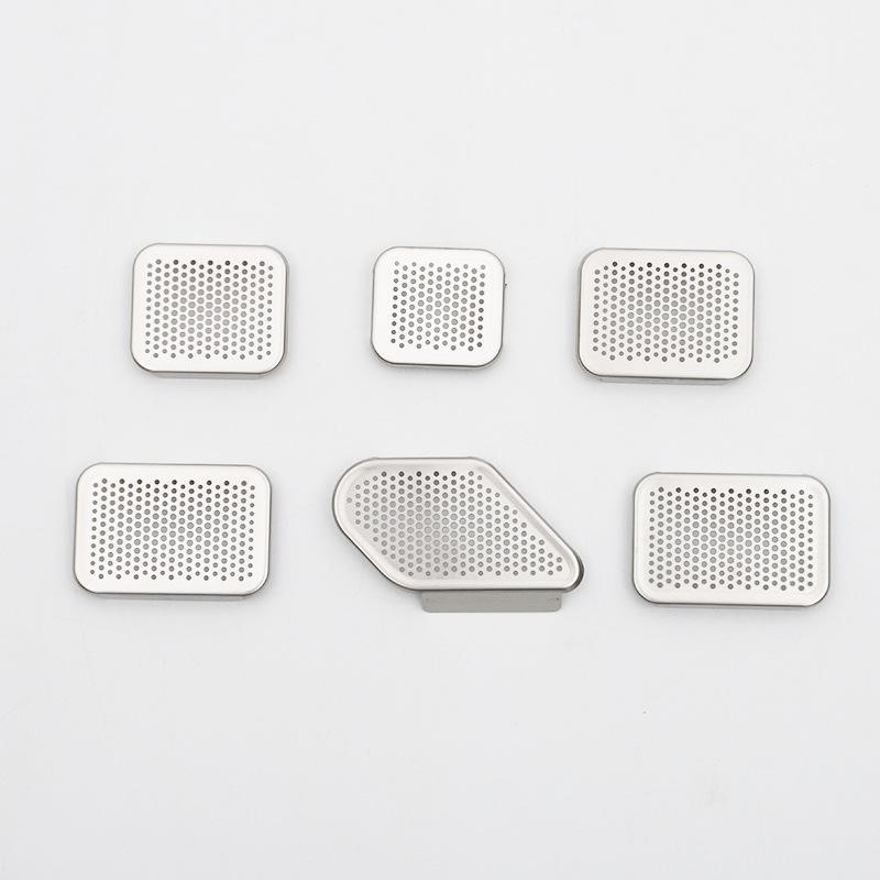 

Декоративная наклейка на пылезащитную крышку динамика под сиденьем Haval 23 Raptors