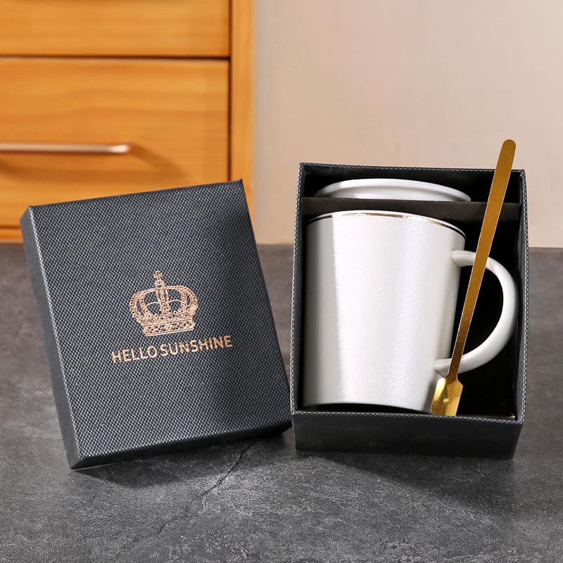 Leichter Luxus Mattschwarze und Weiße Tasse Keramik Souvenir mit Deckel Löffel Paar Wasserbecher Haushalt Keramiktasse Geschenkbox