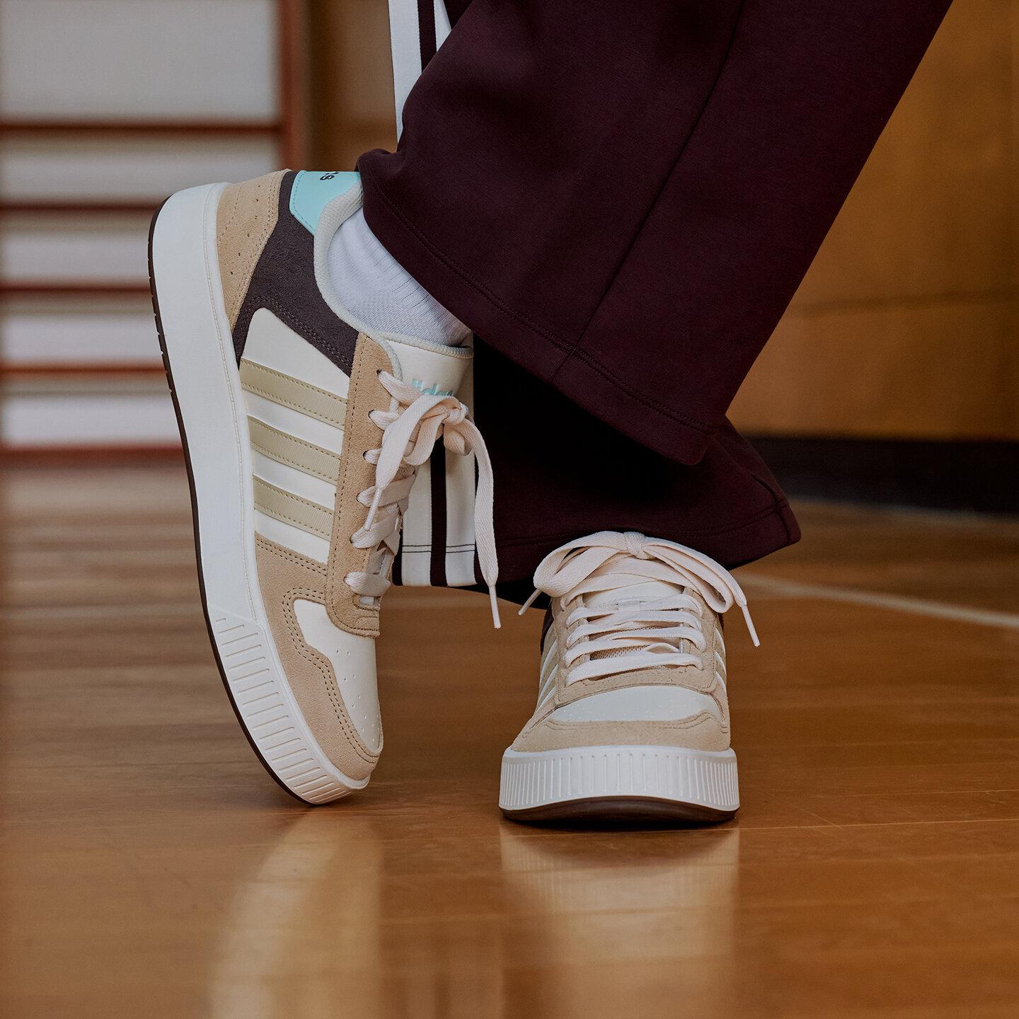 

adidas D-PAD Classic Beige Brown Blue 44