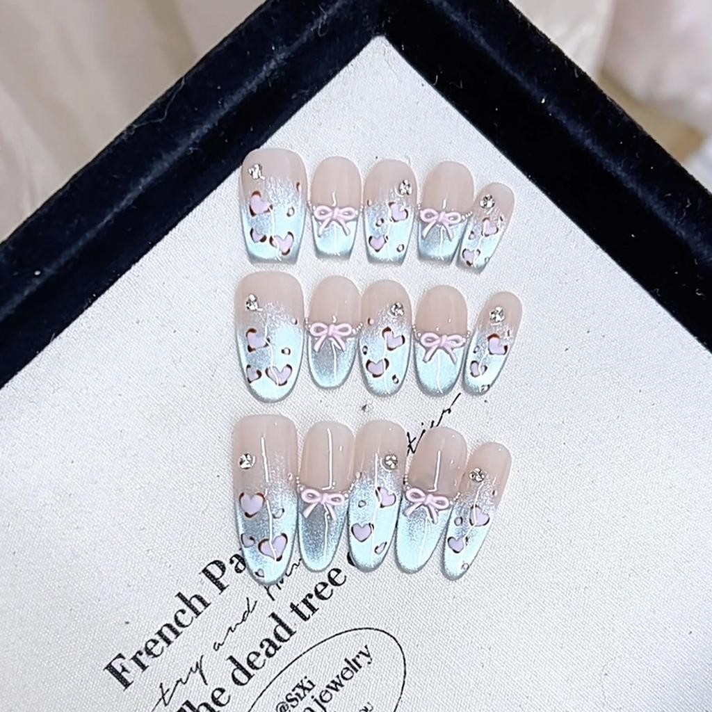 Hand-woven Armor Sea Salt Crisp Three-dimensional Hand-painted Love Butterfly Cat Eye Temperament Nail Patch