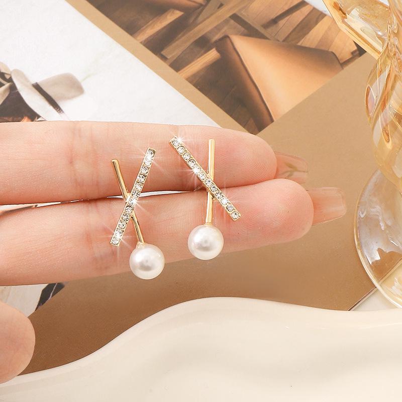 Silver Needle Retro Pearl Cross Earrings - Japanese & Korean Style