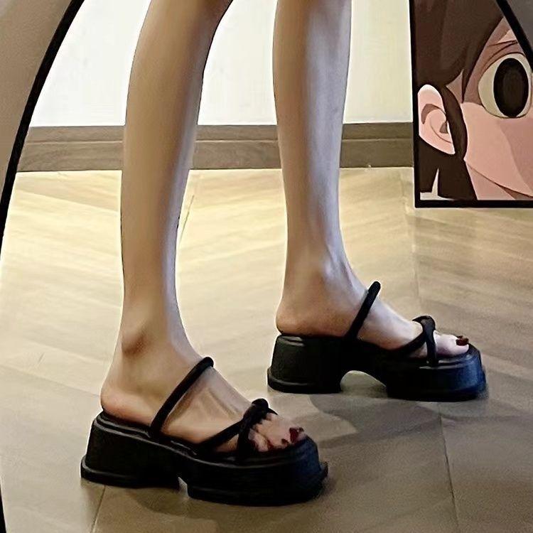 Roman Cool Slippers Women's Thick Soles 2025 New Summer Stepping On Shit Feeling Fashionable and Versatile Simple Outer Wear Beach Shoes Ins