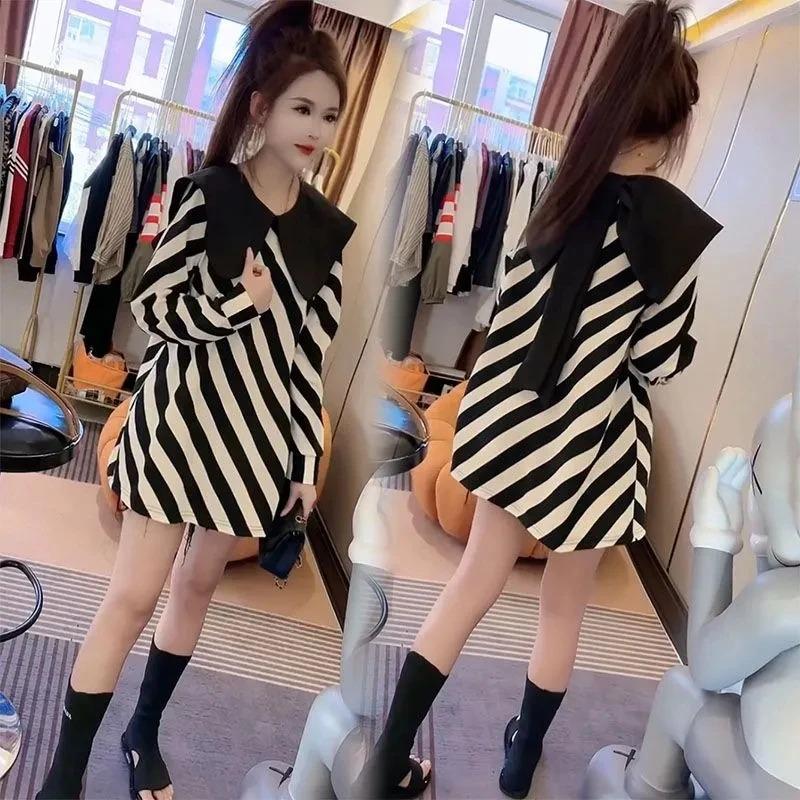 

Дизайнерское платье-свитшот в полоску с воротником-стойкой Весна-Осень Свободное, скрывающее живот, Стройнящее L чёрный