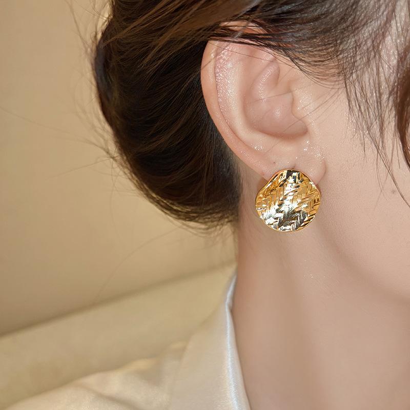 Temperament Stylish Simple Metal Texture Round Stud Earrings Personalized Light Luxury Niche Design Sense Metal Wind Earrings