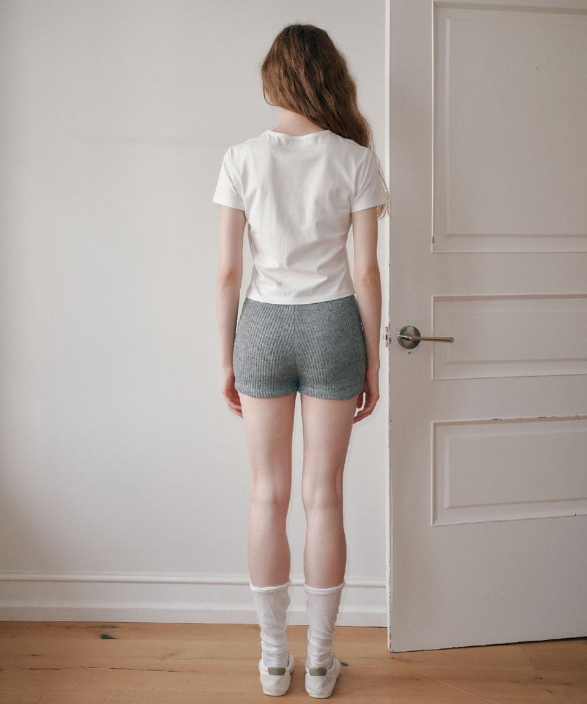AEGO FREEDOM LAB Serendipity Crop T-Shirt_White