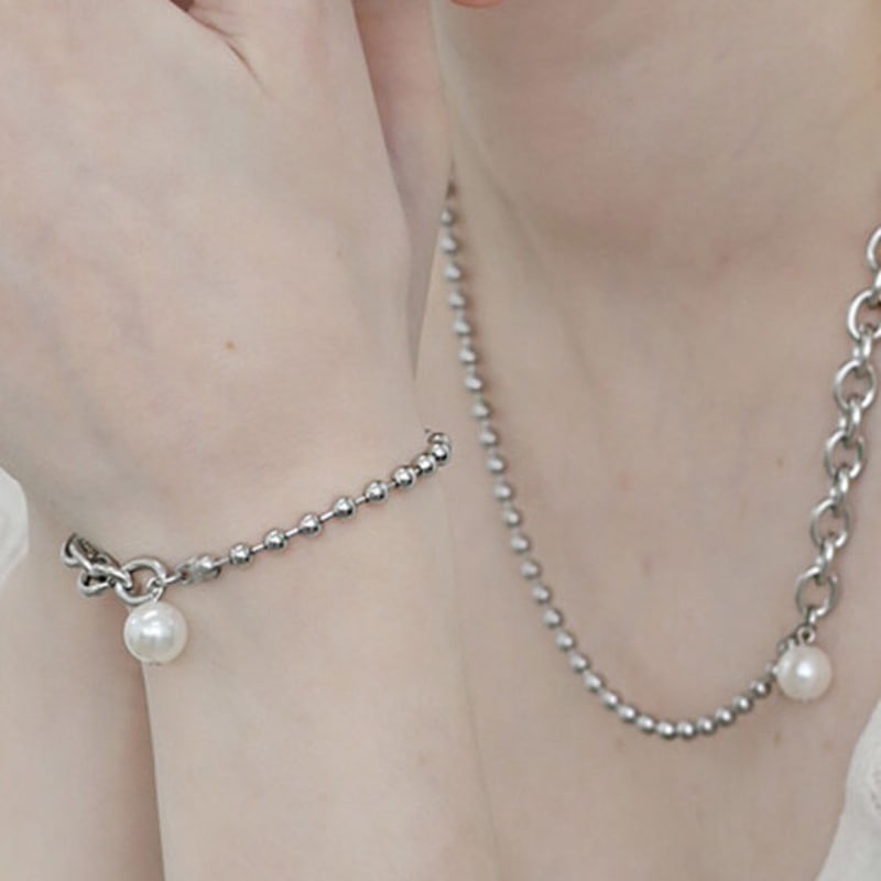 apple pie order Half Chain Charm B.