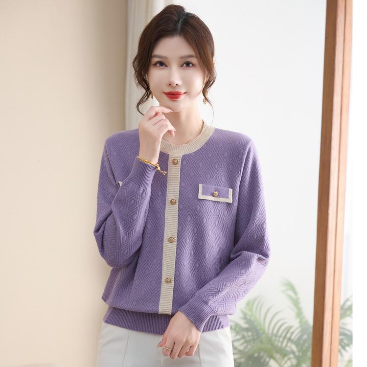 Middle-aged and Elderly People's Spring and Autumn Thin Styles, Outer Bottoming Shirt, New Style Mother's Spring Clothes, Fashionable Knitted Tops