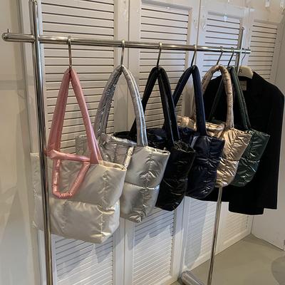 Nouveau Sac pour Femmes Haut de Gamme Doudoune Sac à Main Grande Capacité Tendance Automne et Hiver Veste en Coton Sac à Bandoulière Navettage Sac Jouet
