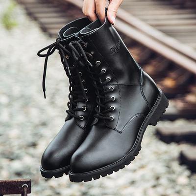 Botas de couro da moda Botas masculinas autênticas Primavera e outono Sapatos masculinos de couro genuíno Botas pretas de motocicleta