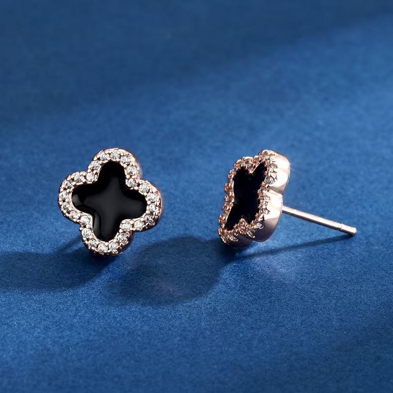 Diamond Inlaid Four-Leaf Clover Earrings: Chic, Elegant, and Trendy 2025 Style for Women.